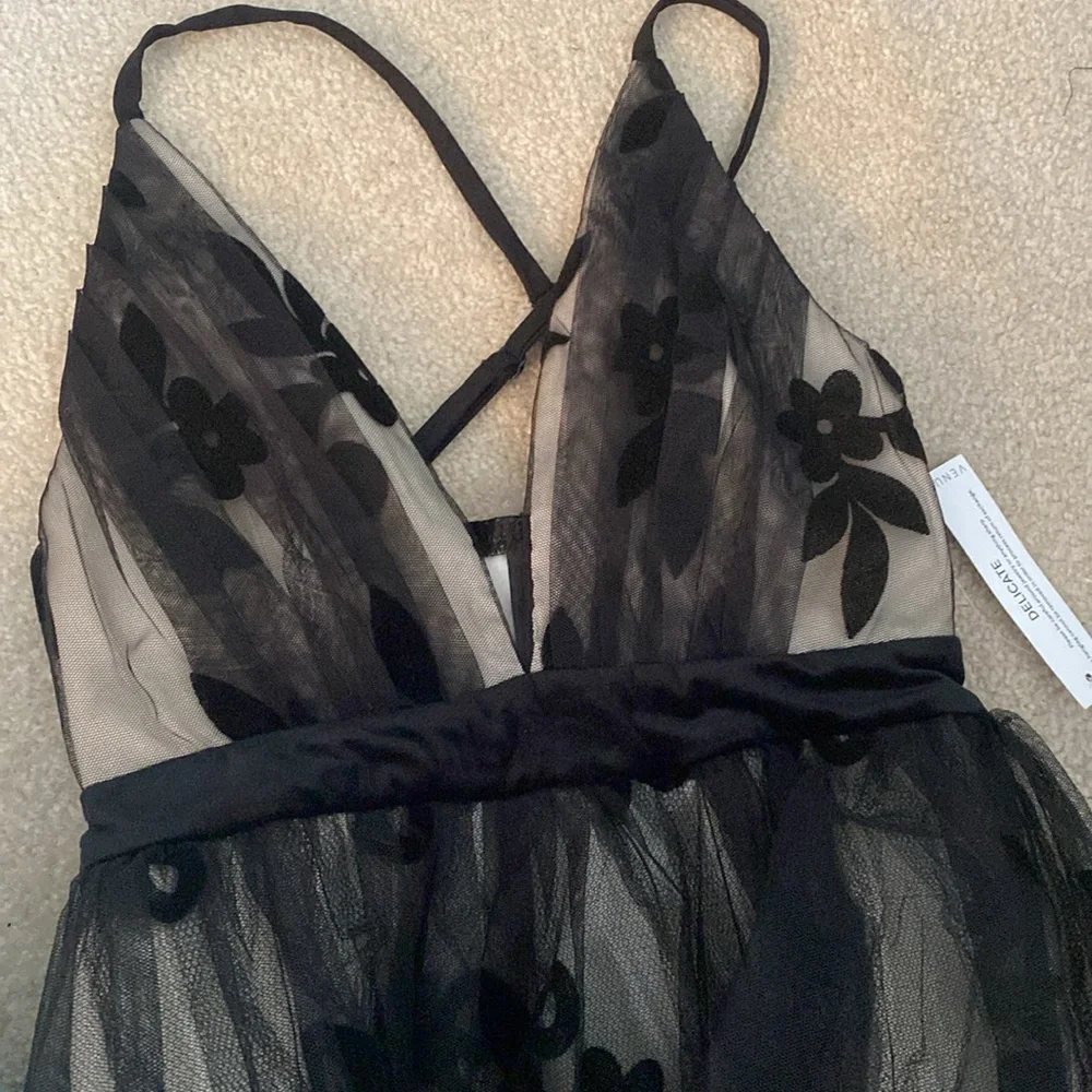 Venus dress size 2. NWT - Picture 6 of 9
